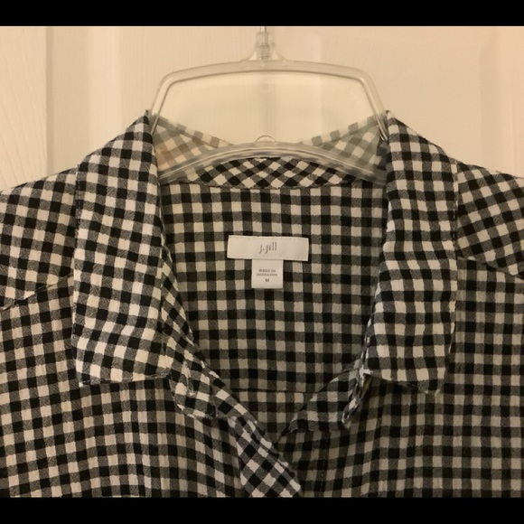 Textured gingham button down tunic. - Picture 2 of 12